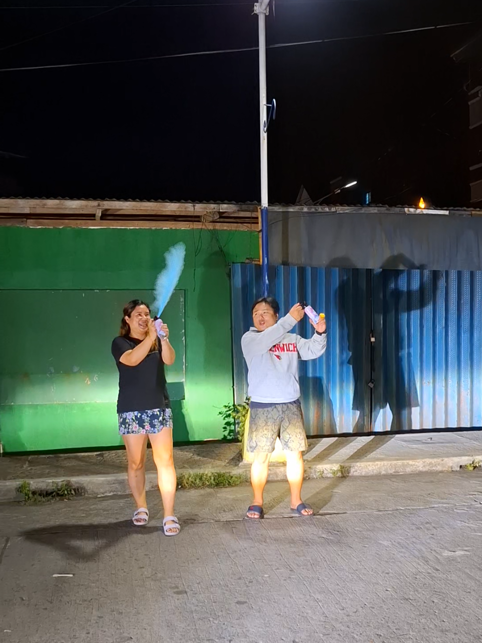 Congratulations its a BOY! 😍💙💙 #creatorsearchinsights #genderreveal #genderrevealsmokebombs #genderrevealspray #itsaboy #genderrevealspraypowder 