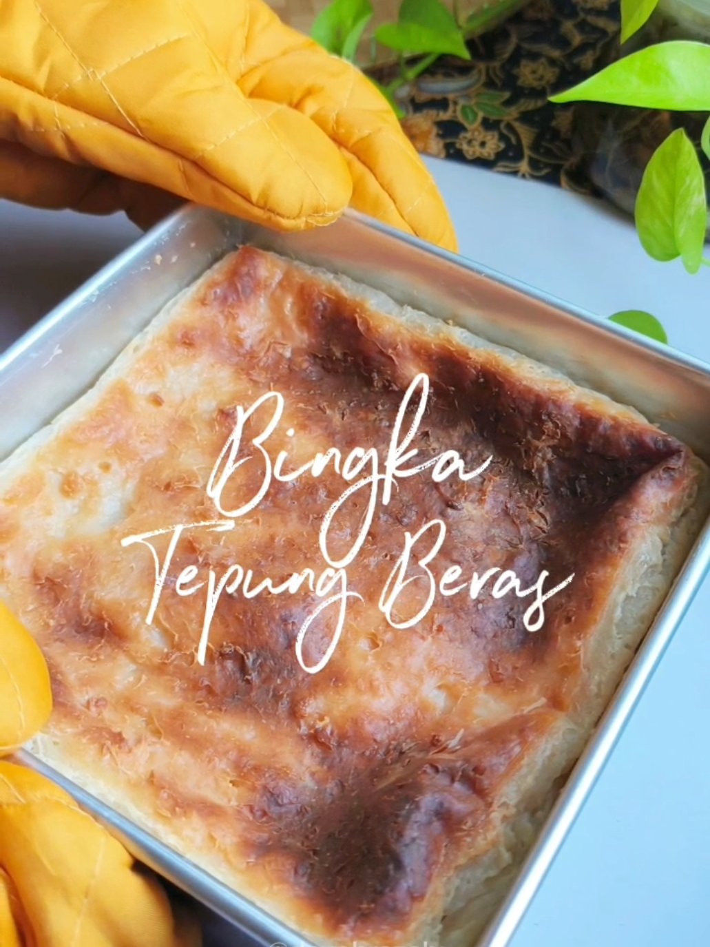Dulu kecik2 mak selalu buat, bila mak dah tua, kita buatkan utk mak pulak.  #bingka #bingkatepungberas #kuihmuih #kuihmuihtradisional #kuihmelayu #beko #bingkai #tradisi #idea #food #Foodie #tiktokfood #resepimudah #resepi #resepisimple 