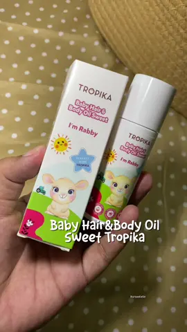 Paling fav minyak rambut dan badan baby ni🩷 Dari anak first mmg dok pakai.. Rambut wangi lembut... #tropika #babyoil #babyhair #babybody #wangi #best #viral #fyp  