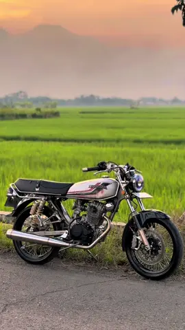 @Trc racing muffler gagah pol nalpote ❤️🔥#helboy #glgantengstyle #gl100 #glcepekreborn #glk5 #gl100indonesia #trcracingmuffer 