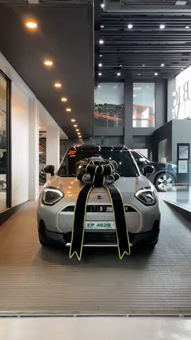 MINI Aceman Electric in Melting Silver