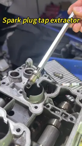 When a spark plug snaps off in the engine, you can handle it yourself—no problem!#tiktok #tiktokshop #newproduct #car #tools #repair #sparkplug 