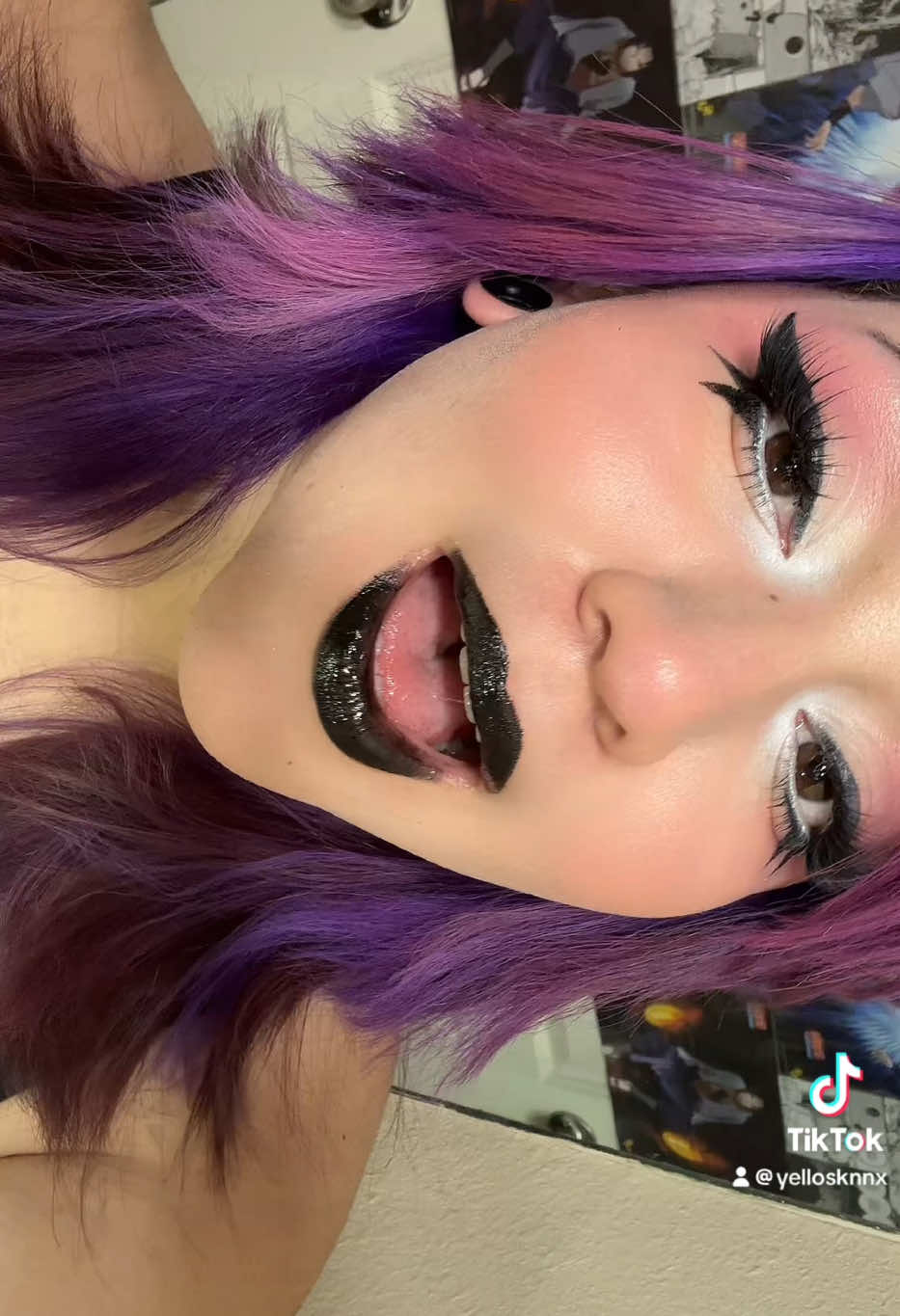 all i’ve got is insane.  #beauty #makeup #alternative #foryou #hair #fypシ゚viral🖤tiktok☆♡ #fyp #alttiktok #BeautyTok #makeuptok #altgirl #hairtransformation #transformation #creatorsearchinsights 