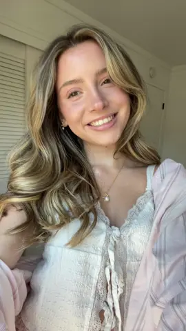 I cannot put this button up down. Anyways ..#Summer #OOTD #fyp 