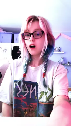 i have this hair mask in my hair it smells good