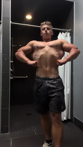 Hit ur legs #gym #fyp 