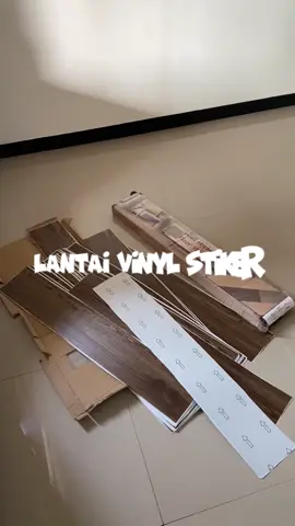 Lantai Vinyl Stiker sengaruh ituuuuuu, Toooop ❤️‍🔥 #dekorasikamar #kamaraesthetic #kamarminimalis #dekorasi #lantaivinyl #lantaivinylmurah #rumahminimalis #fyp #fy #roomdecor 