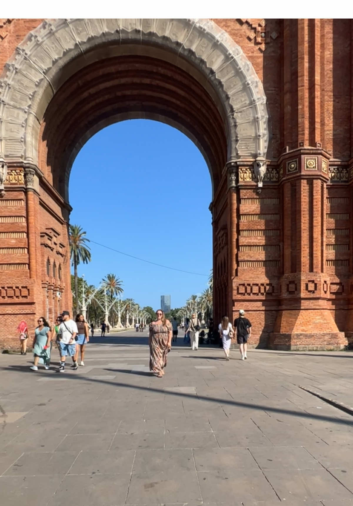 No not in pain at all .  #barcelona #spain #summervacation #europeansummer #espana #vacation #traveling #tiktoktravels #barcelona2025 #europe #fypviral 