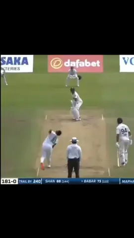 babar yorker stopped 