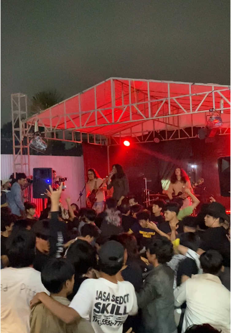 Never Been This Hot BLACK HORSES JKT 12 juli 2025 Bagi kopi cipayung jakarta timur #bagikopi #blackhorses #kusirkusir #neverbeenthishot #cipayung #jakartatimur #bagigs 
