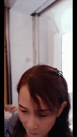 mencari kebahagiaan yg simpel...mlaku ngubengi mall shatin..😃😅🥰🥰🥰