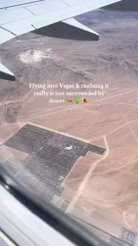 So weird how it just ends on one street! Imagine that being your back garden! 🪴  #vegas #desert #america #travel #lasvegas #nevada #nevadadesert 