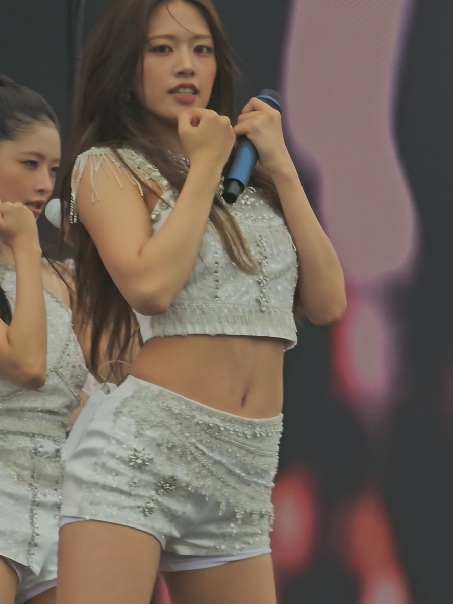 OH MY GOD YUJIN? #IVE #lollapaloozaberlin #yujin #gaeul #rei #wonyoung #liz #leeseo  @IVE.official 
