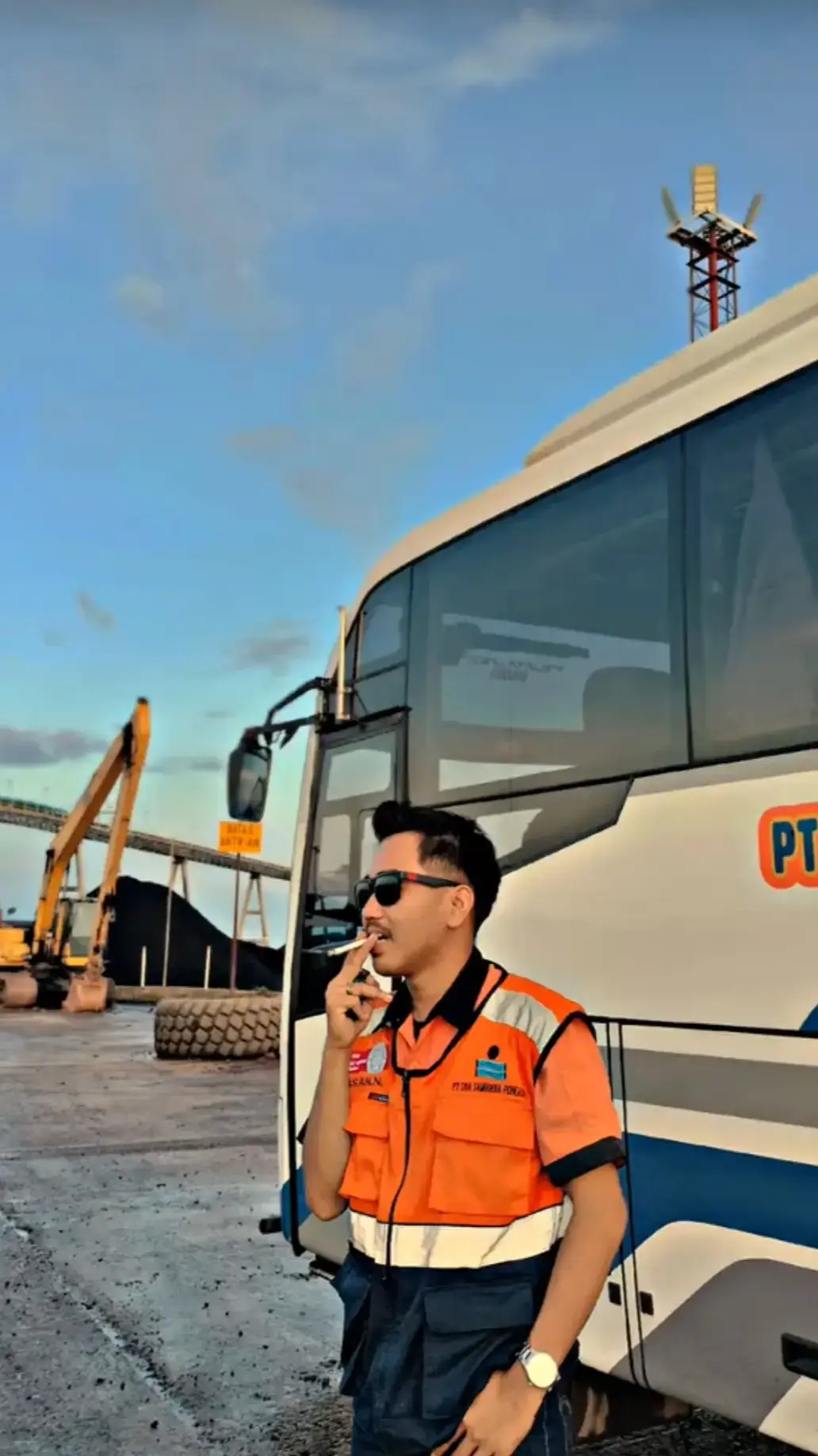 #angsana #sebambantanahbumbu #pelabuhan #tambang #loadingbatubara 