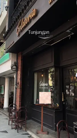 cafee cakep buat ootd an dengan konsep italian food dan gelato yang super duper enakkk🍦🥂 #surabayaplacetogo #cafe #cafesurabaya #cafesurabayaselatan #nongkrongsurabaya #kopi #coffee #gelato #surabayagelato #gelateria #gelateriatunjungan #PlacesToVisit #outfit #outfitideas #OOTD #fyp #kulinertunjungan #tunjungansurabaya #tunjunganplacetogo #kulinerviral #kulinertiktok 