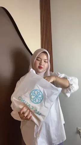 Warna bone nya restockk buruan ga banyak2😍💅🏻🎀✨ #tas #taswanita #lescatino #slingbag 