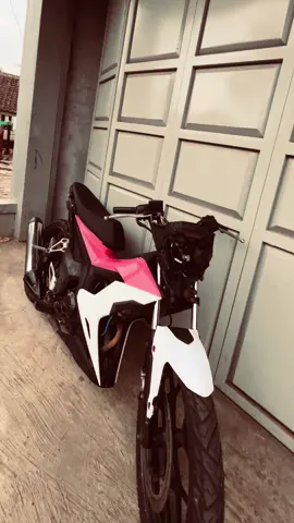 bodyy baru🤩#fayylagii🥊🀄️ #sonictasik🏴‍☠️ #sonicgarasax⚡ #fyp #xyzbca #tasik24jam #gantikonsep #sipink💋