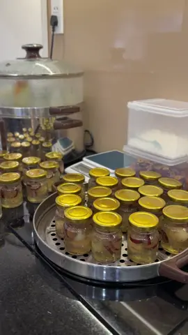 Quay vội 1 chiếc clippp và coi lại thây cái bếp của m sạch sẽ ưng quá 🥰