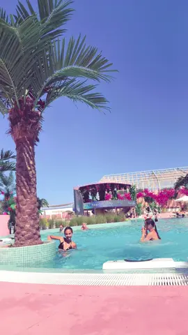 Pool day , #fakebodyy⚠️ #fyppppppppppppppppppppppp #kameliamelnic #fypagetiktok #foru #foru #foryoupage❤️❤️ 