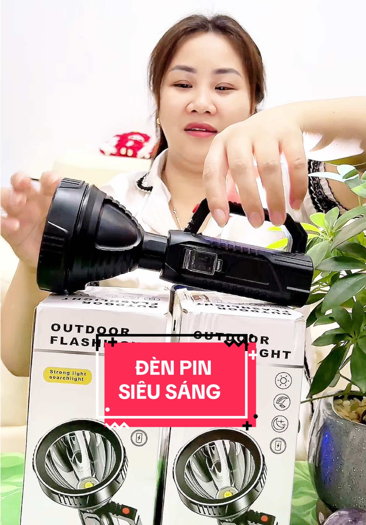 Đèn Pin Siêu Sáng Cầm Tay Chiếu Xa, Pin Trâu, Chống Nước, 3 Chế Độ. Tiện Lợi Mang Theo#viral #haxungxinh #denpinsieusang #xuhuongtiktok #thinhhanh 