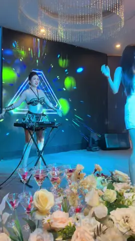 Hú hồn luôn má ơi