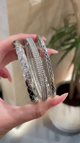 We sincerely invite TikTok influences to collaborate!!#jewelry #bracelet #bangle #chanel #luxury #OOTD #sparkle 