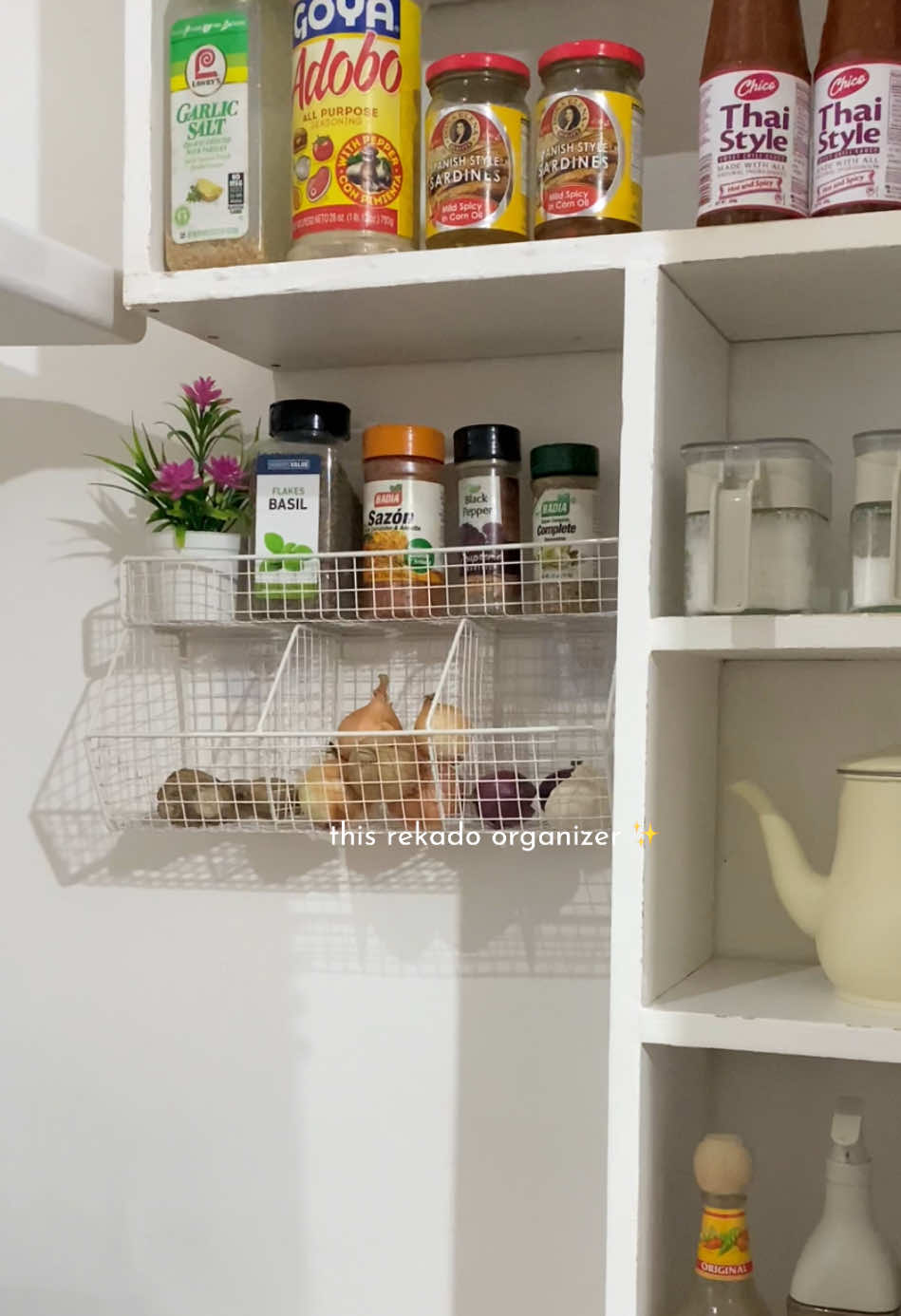 #rekadoorganizer  #condimentsorganizer #seasoningorganizer #hangingcondimentsorganizer #kitchencondimentsorganizer #kitchencondimentsrack 