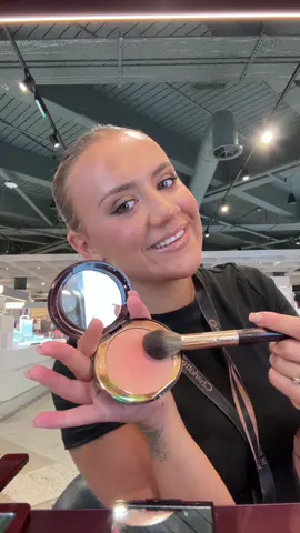 ⸻ GRWM on the Charlotte Tilbury counter today! 💄✨ I’m wearing the Bella Sofia look — one of my absolute faves — and guess what? Today is the LAST DAY it’s on discount for £87.50 (originally £175!) 😱 The set includes everything I’ve used in this video, PLUS it comes with a stunning Charlotte makeup bag! 🎁💋 Run, don’t walk! You don’t want to miss this deal! 💃 #CharlotteTilbury #BellaSofia #GRWM #MakeupSale #TilburyGlow