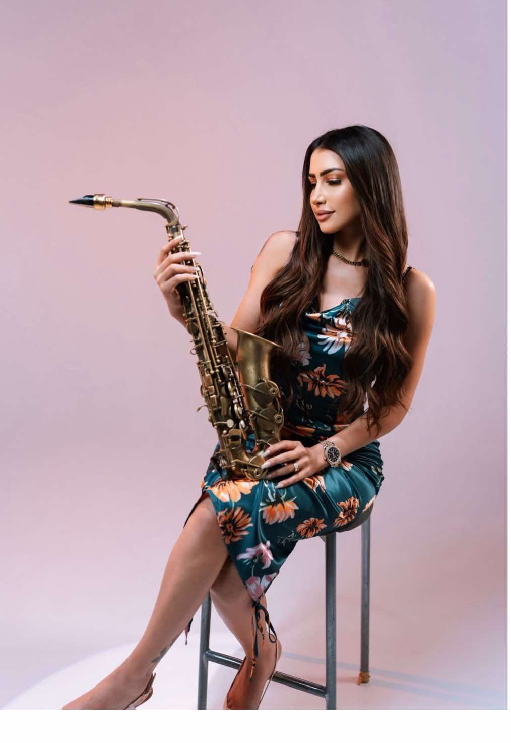 Ti Amo 🇮🇹 “Saxophone meets romance… Ti Amo cover is here! Hope you enjoy it 🎷💫” Produced by: @strikemediaeg, @tarekabdelmohsen, @mfelzayat  BTS: @abdelrhmangamal903  Videographer: @_omarnofal  #italy #tiamo #ladysax #rahmahassansax #egypt #saxphon