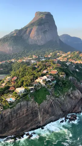 📍Rio, Brazil 🇧🇷 #travel #photography #videography #brazil🇧🇷 #riodejaneiro #rio #helicopter #views #sun 
