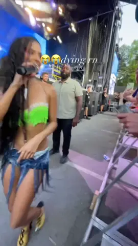 She said what @TYLA #tyla #slottsfjell 