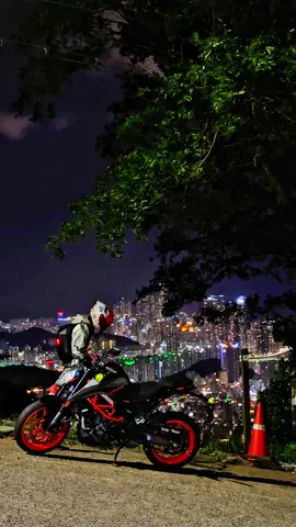 What are you doing ??🧐💙 #nepaliridersinkorea #foryoupage #nepaliinkorea #duke390 #korea #bikelife #growmyaccount #grow #southriders @ꜱᴏᴜᴛʜ ʀɪᴅᴇʀꜱ #tnvlogs  