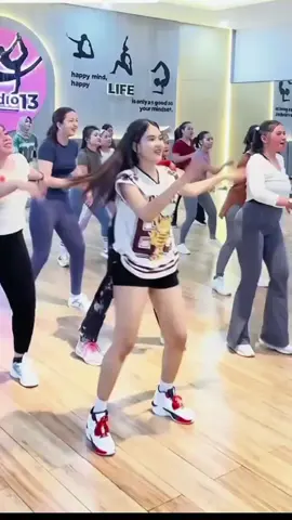 #soundjoget #fyp #cewekcantik #09#soundfyp #slmshtbhgiasllu🤗😍💃💃💪 