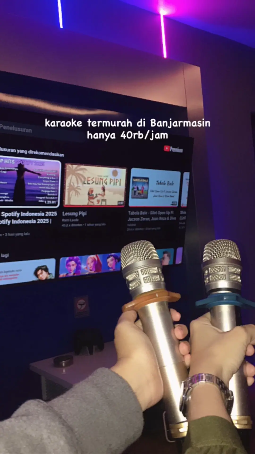 tempatnya di @Catz Games guys, yuk kepoin tik tok atau ig nya📌 reservasi paling ga h-1 yaa biar kebagian room🙏🏻 #karaoke #banjarmasin #karaokemurah #catzgames #fyp #spill #viral 