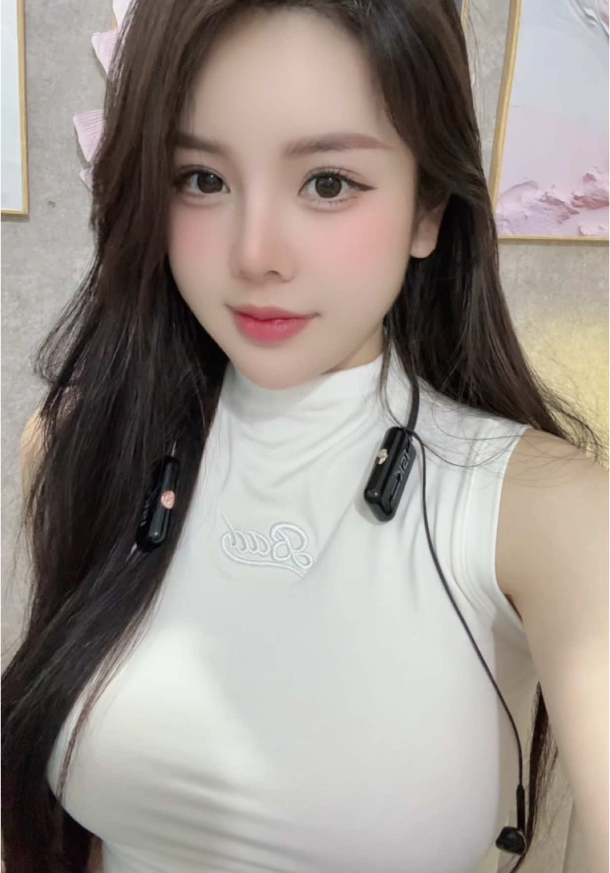 Anh có biết tại sao những người dễ thương hay bận rộn không ? Thôi em giải thích sau nhó, em đang bận 😝 #tiktok #xuhuong 