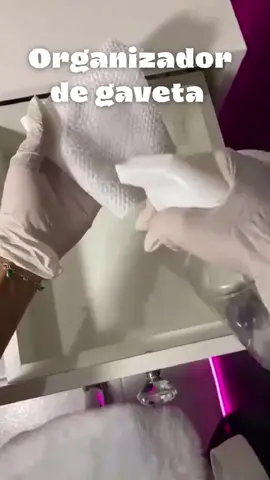 ✨ Organização prática e elegante! Esse kit organizador de acrílico com 25 peças é perfeito para deixar suas gavetas, bancada ou penteadeira muito mais lindas e funcionais. Transparente, resistente e fácil de limpar, combina com qualquer decoração! ✔ Ideal para maquiagens, acessórios, bijuterias, escritório e até cozinha. 📦 Peças modulares que se encaixam de várias formas! 💡 Quer uma casa mais organizada? Esse é o primeiro passo. 🛒 Garanta o seu antes que acabe! #organização #kitorganizador #acrílico #diydecor #vidareal #achadinhos #organizaçãopessoal #closetorganizado #tiktokshop #tiktokshopbrasil #vaiprofycaramba 