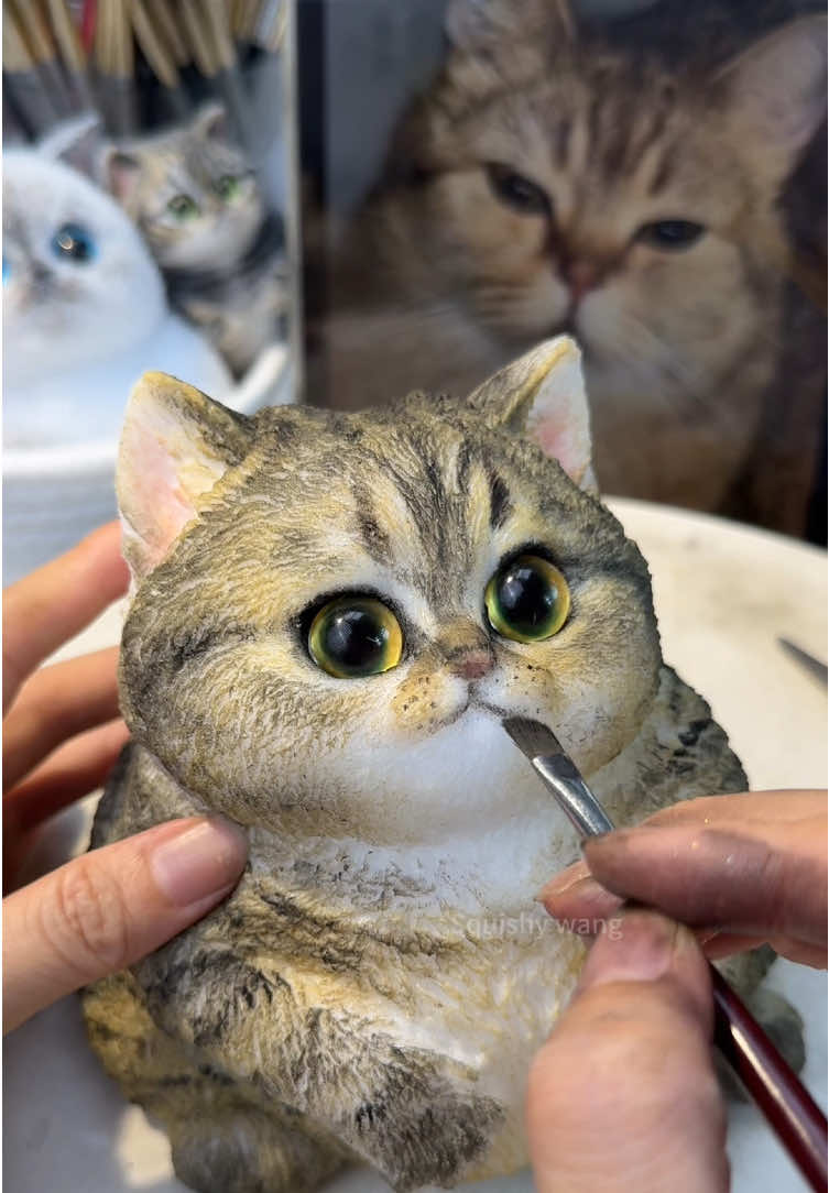 A kitten squishy drawn with care becomes a friend for life.#DIY #squishy #kitty #dog #art #cute 