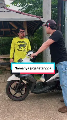 Namanya juga ber tetangga #fyp #foryou #foryoupage #komedi #parody #tetangga #uliel #kocak #sketsa #sketsakomedi #ngakak  . @Ramazanadhe 