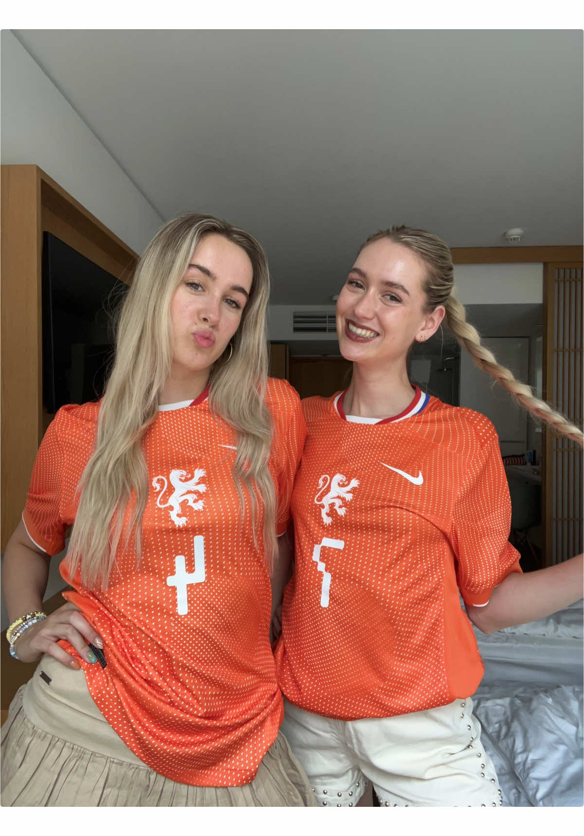 Ik denk dat het antwoord best voor de hand liggend is!😂😂 #voetbal #ek 