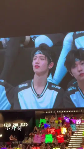 #小朱_嘉佳💛🩷 #zhuzhixin_fan🤴🌺🌈 #zhuzhixin_朱志鑫 #TOP登陆少年 