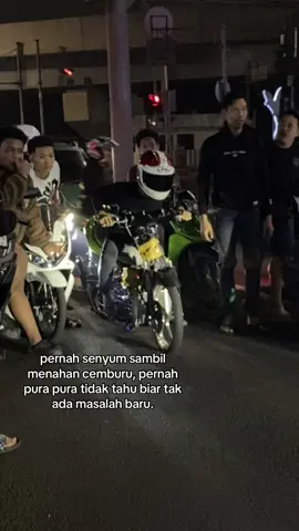 ohh gini ya rasanya cemburu ga mandang siapapun orang itu🤕🤕  ib: @ʎǝɯ🪐 