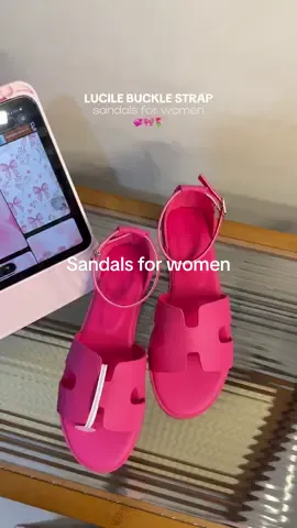 So pretty in pink. Meet the newest flat sandals from Lucile. Ang gandaaaa! #sandals #flatsandals #sandalsforwomen #womensandals #classysandals 