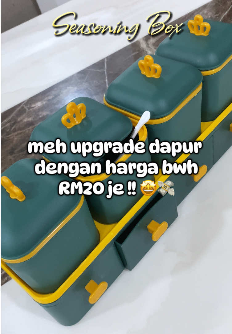 Set bekas rempah ni nampak macam RM50❌ tapi hargaa dia tak sampai RM20 pun korang😍 cantik colors design pun !! berlaci include spoon . xmenyesal grab sbb murah lawaa 🤩 #bekasrempah #dapurkemas #barangdapurviral #tiktokshopnalaysia #fyp #minimalistmalaysia #homedecorideas #barangviral 