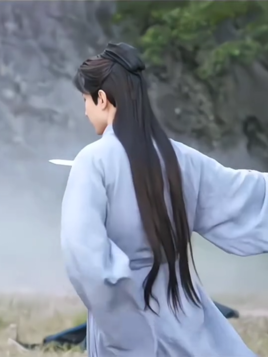 Lý Liên Hoa nhưng mag 1 bóng dáng của Lý Tương Di năm nào...bn nên xem Liên Hoa Lâu#thanhnghi_chengyi_成毅_quaqua🍊#lienhoalau_莲花楼_lylienhoa#chengyi成毅