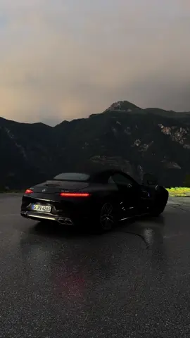 AMG SL63 looking like the batmobile #amg #mercedes #mbcreator 