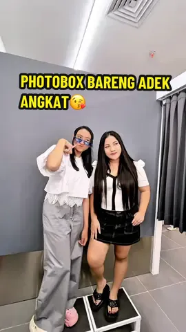 Photobox bareng Adek Angkat aku🤏🏻😘 Yang mau jadi 'Adek Angkat' aku komennn yah❤️ #adekonlinefelika #felikastephani #felikafel #trendingvideo #adekonlineku #adekangkat #hangoutwithfelika #FELIKA #adikangkat #fyp #trendtiktok #tiktoktainment #xyzbca #berandafyp #felika #creatorsearchinsights 