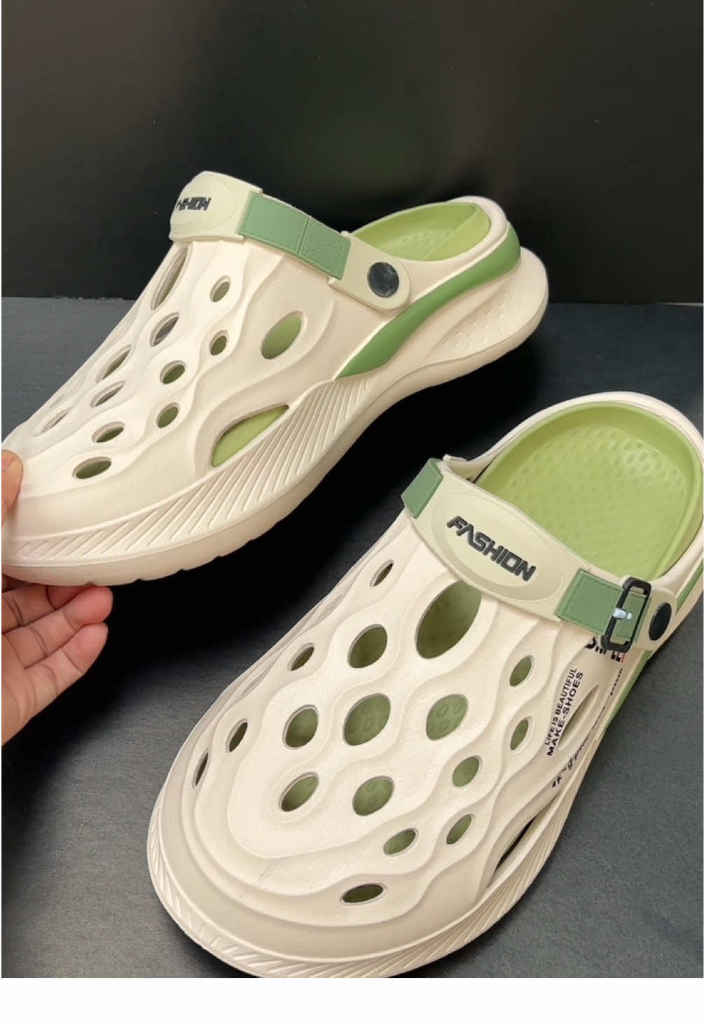 Mcwalk original slipper for men or women. Unisex slipper! ✨ #mcwalk #fashionmen #crockstyle #unisex 