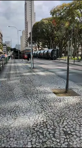 #curitibacwb curitibano não ostenta carro, ostenta transporte público.