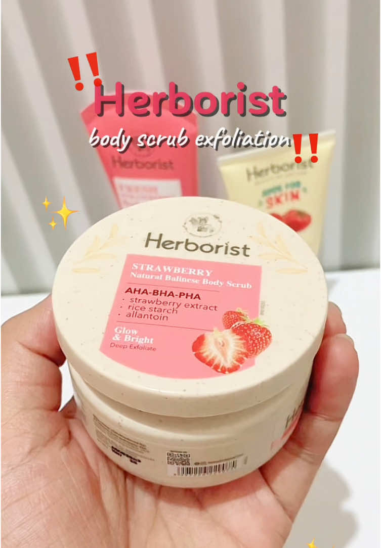 Varian strawberry favorit bangett #herborist #bodyscrub #exfoliasi  #fyppppppppppppp #ahabha #bodycare 