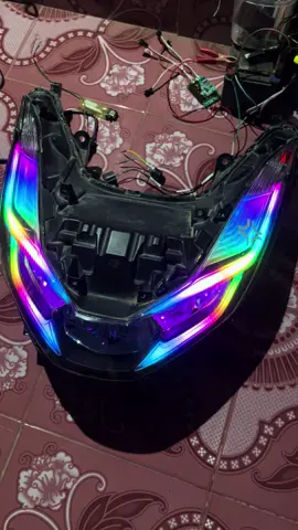 ของใหม่ ไฟเบครสวยจัดแต่มายัดใส่หน้า😁😂#ไฟรุ้งจําง่าย🌈 #ไฟรุ้งเมืองเลย🔥 #ไฟท้ายpcx160 #ไฟหน้าpcx160rgb #pcx160 